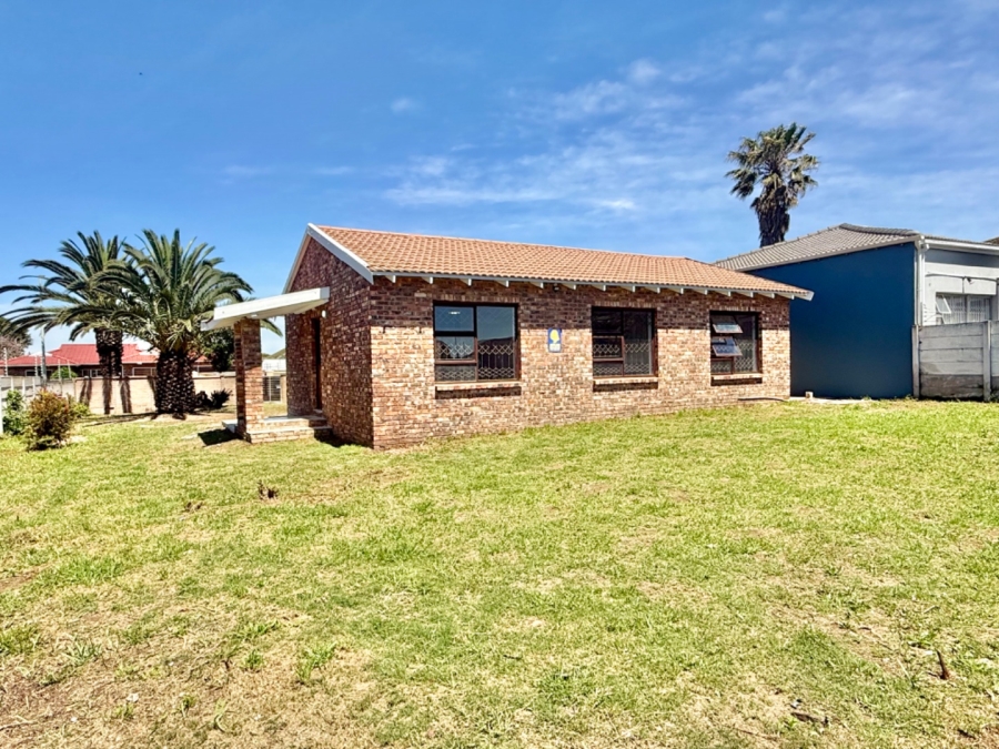 4 Bedroom Property for Sale in Bluewater Bay Eastern Cape